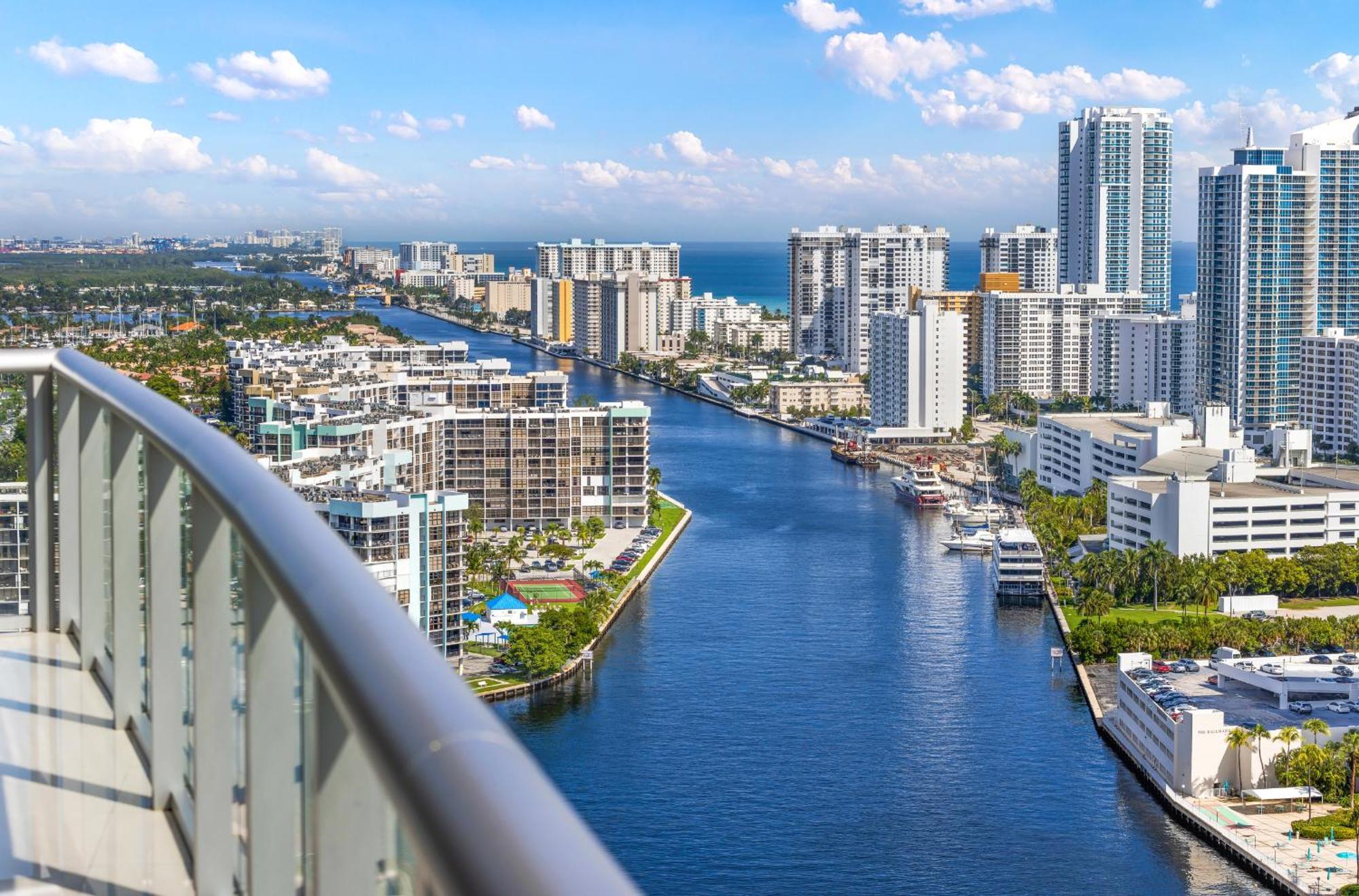 Resort-Style Living With Direct Ocean Views - 3Br Beauty Hallandale Beach Kültér fotó