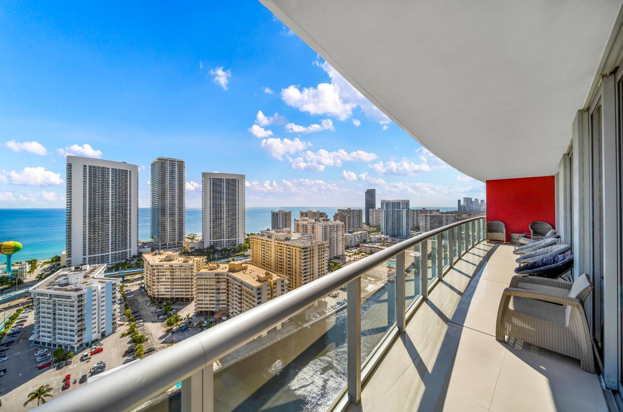 Resort-Style Living With Direct Ocean Views - 3Br Beauty Hallandale Beach Kültér fotó