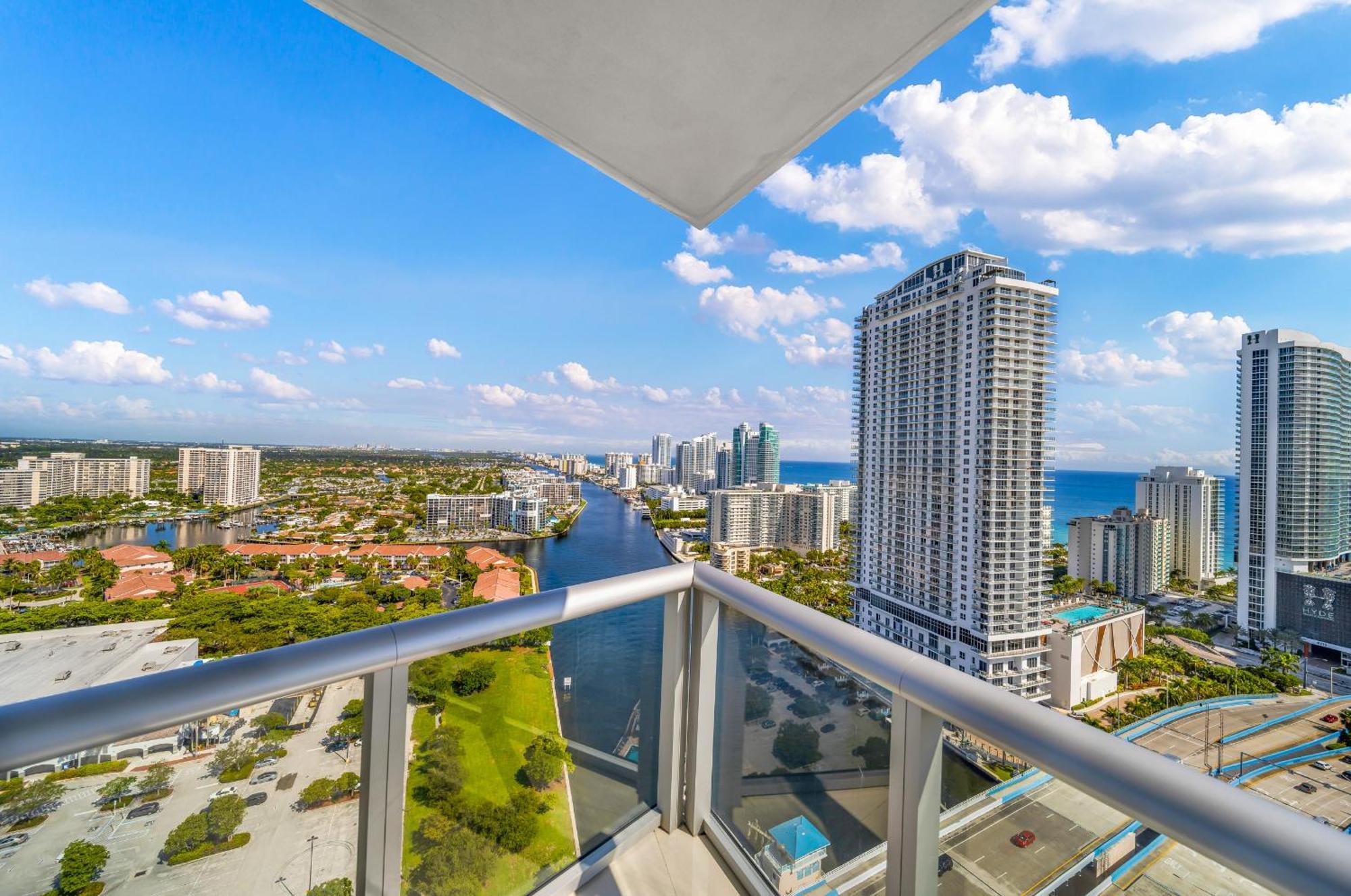 Resort-Style Living With Direct Ocean Views - 3Br Beauty Hallandale Beach Kültér fotó