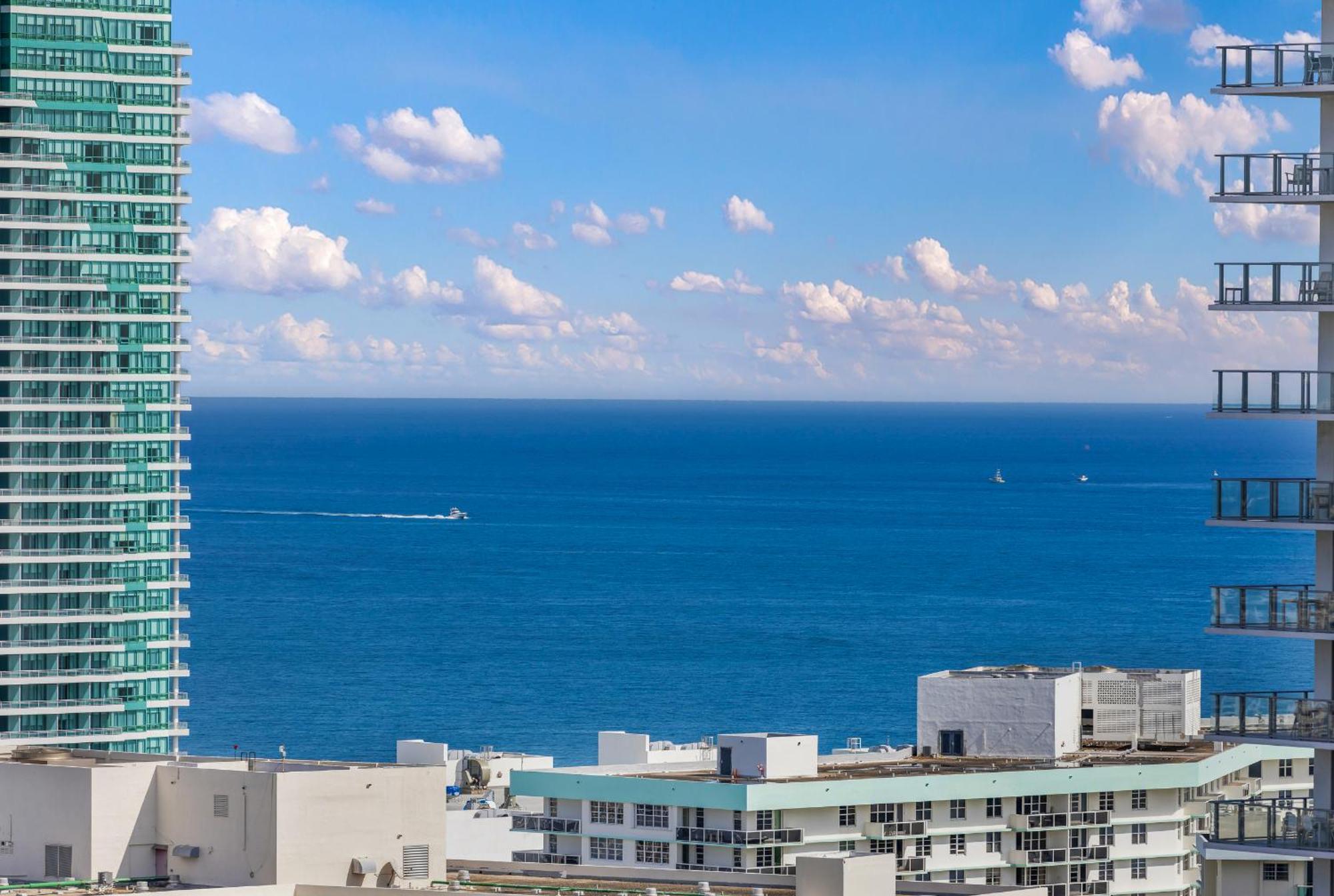Resort-Style Living With Direct Ocean Views - 3Br Beauty Hallandale Beach Kültér fotó