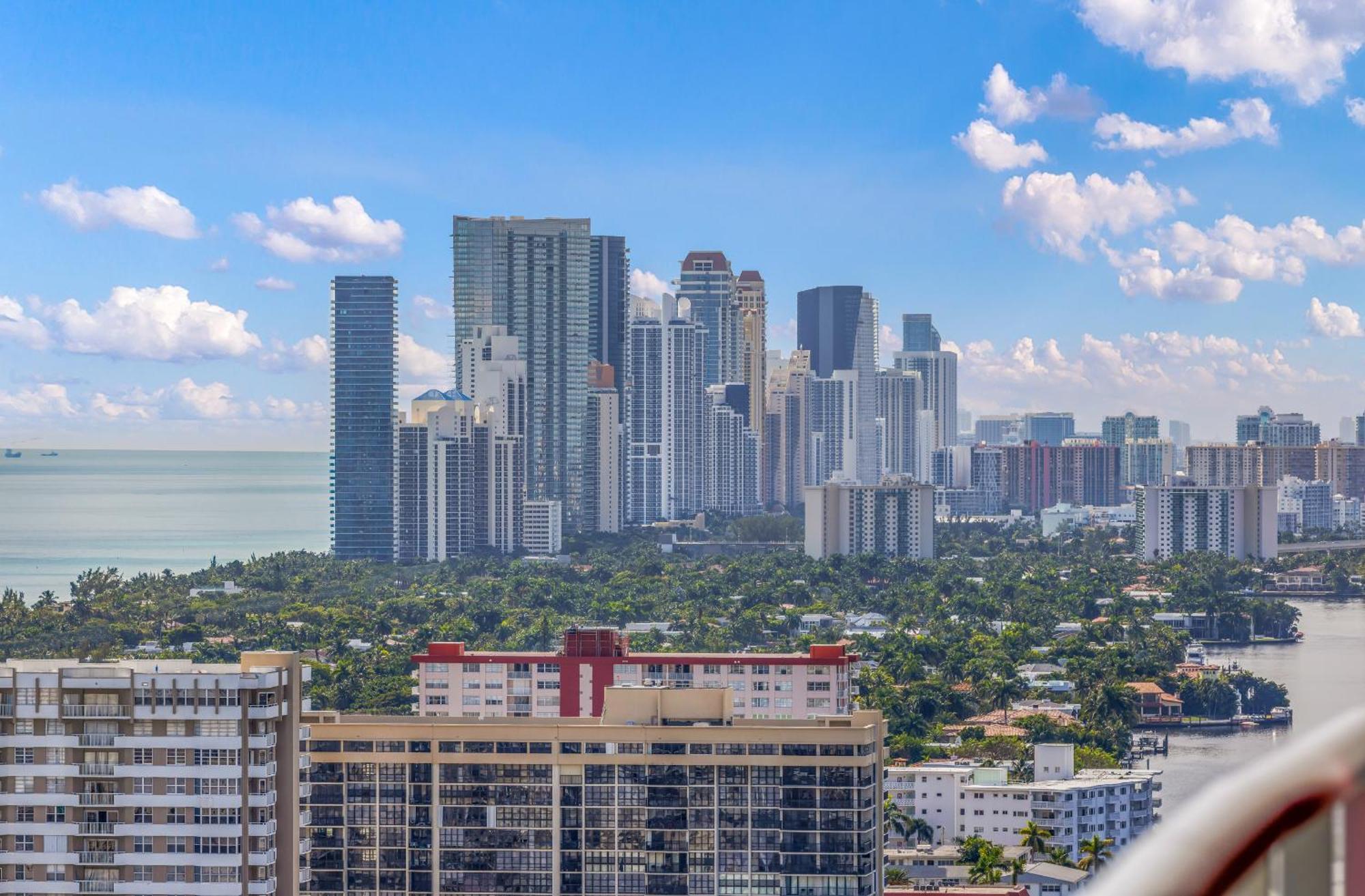 Resort-Style Living With Direct Ocean Views - 3Br Beauty Hallandale Beach Kültér fotó