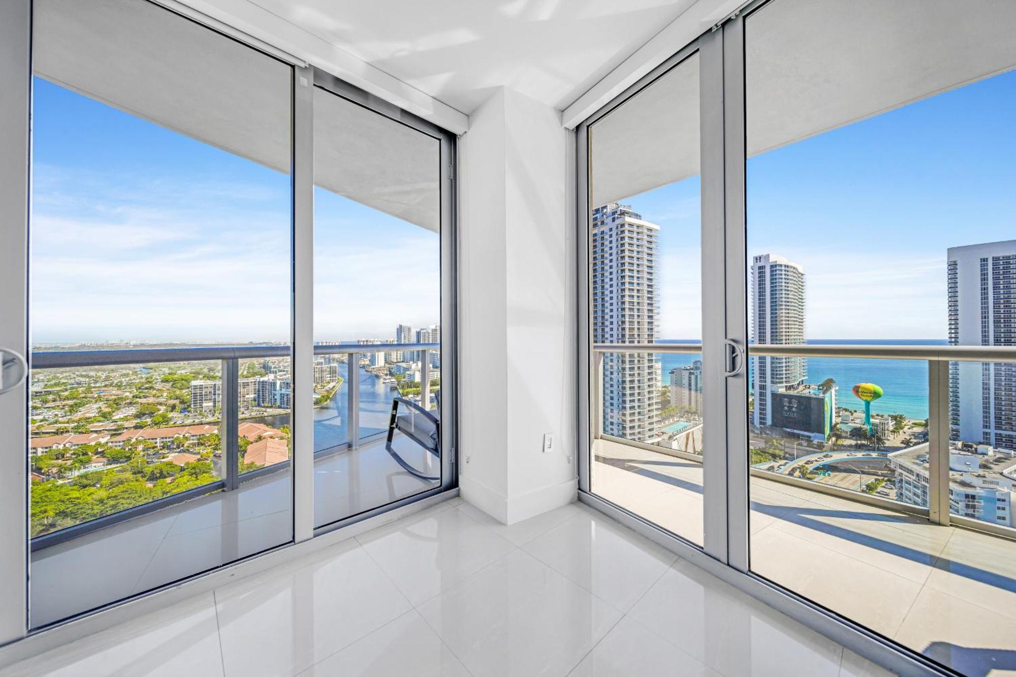 Resort-Style Living With Direct Ocean Views - 3Br Beauty Hallandale Beach Kültér fotó