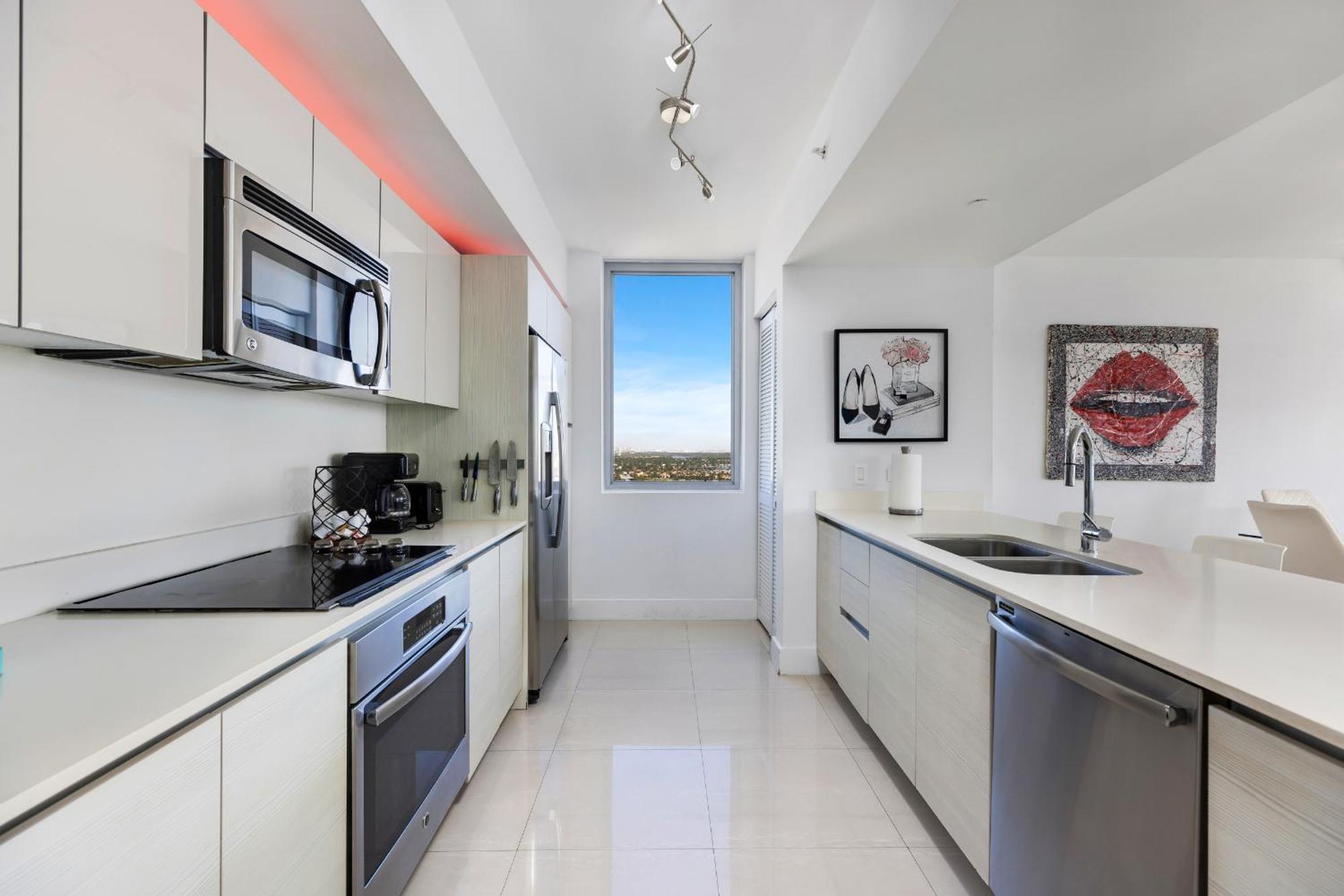 Resort-Style Living With Direct Ocean Views - 3Br Beauty Hallandale Beach Kültér fotó