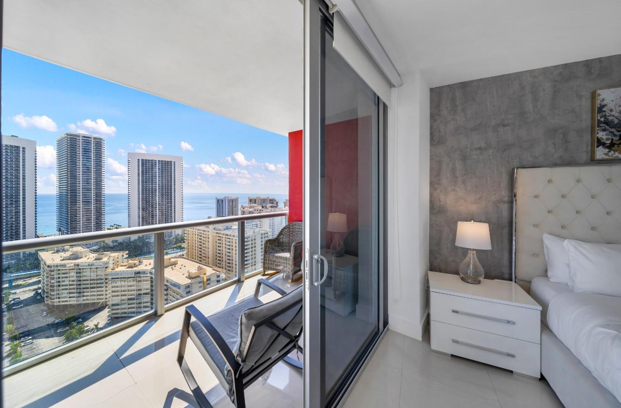 Resort-Style Living With Direct Ocean Views - 3Br Beauty Hallandale Beach Kültér fotó