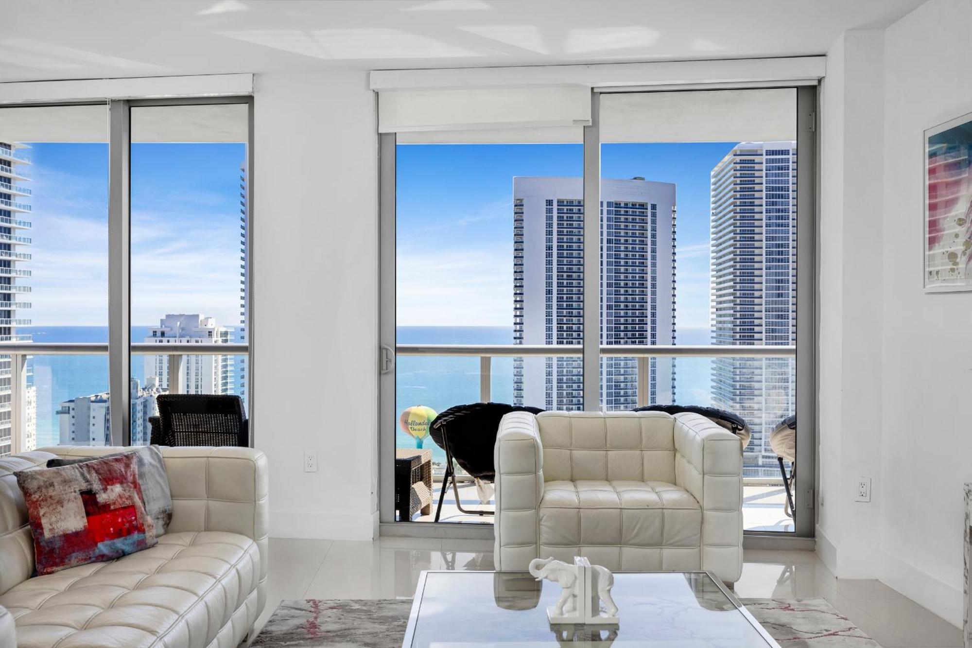 Resort-Style Living With Direct Ocean Views - 3Br Beauty Hallandale Beach Kültér fotó