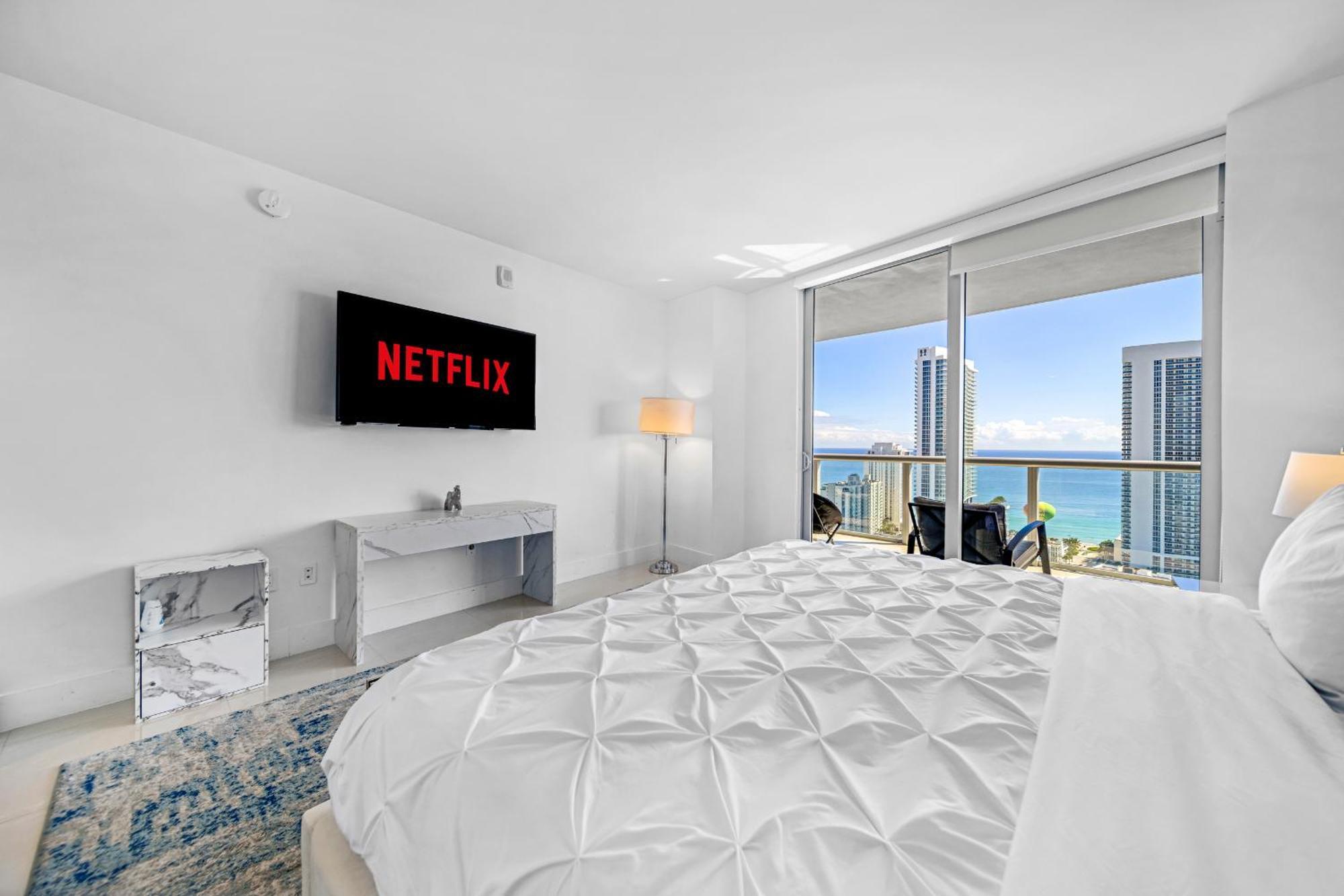 Resort-Style Living With Direct Ocean Views - 3Br Beauty Hallandale Beach Kültér fotó