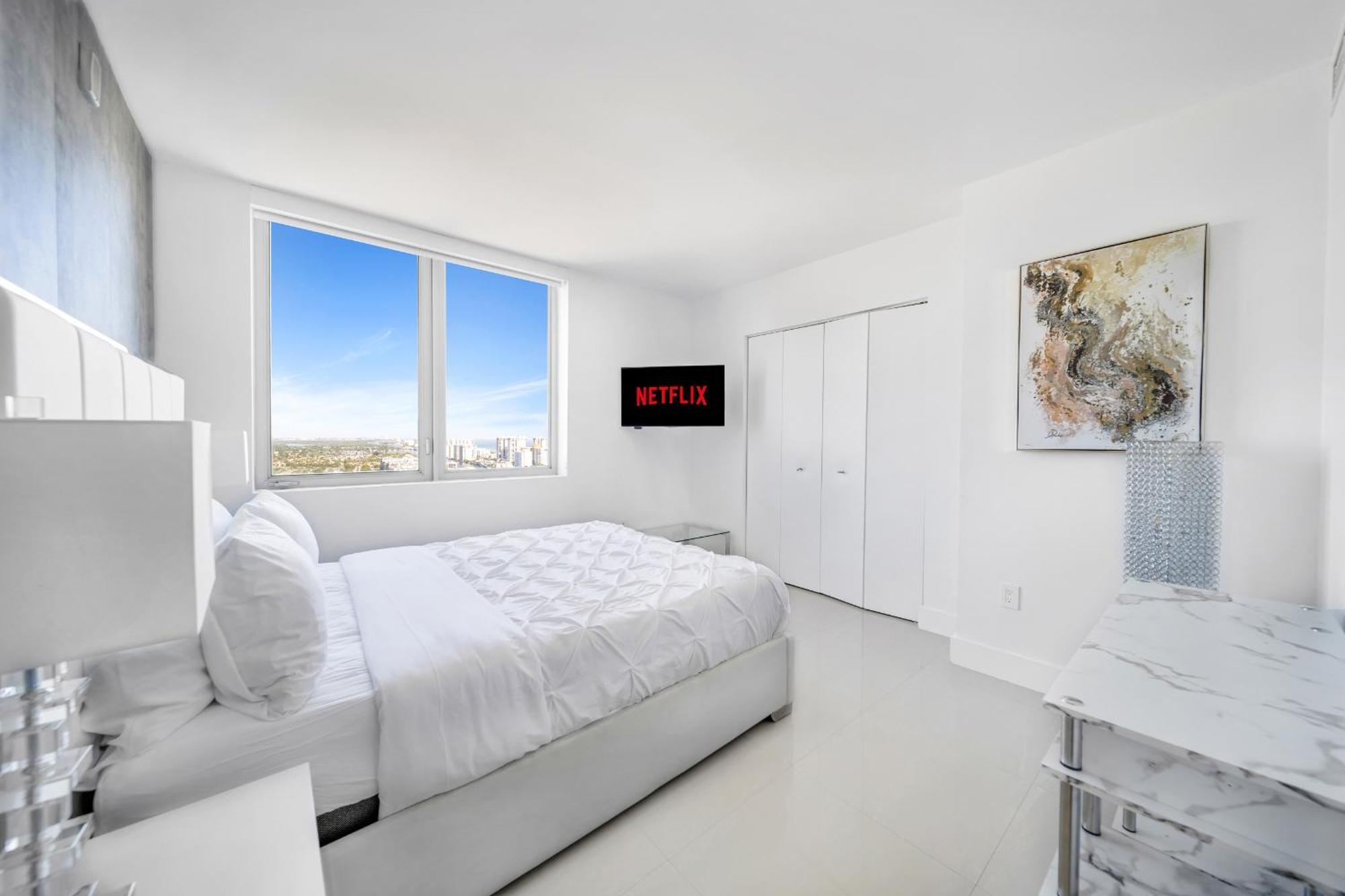 Resort-Style Living With Direct Ocean Views - 3Br Beauty Hallandale Beach Kültér fotó