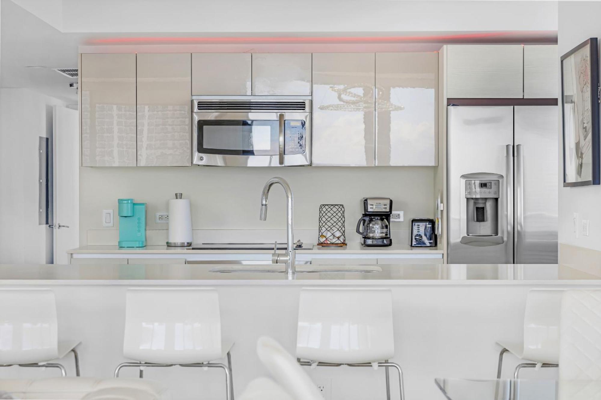 Resort-Style Living With Direct Ocean Views - 3Br Beauty Hallandale Beach Kültér fotó
